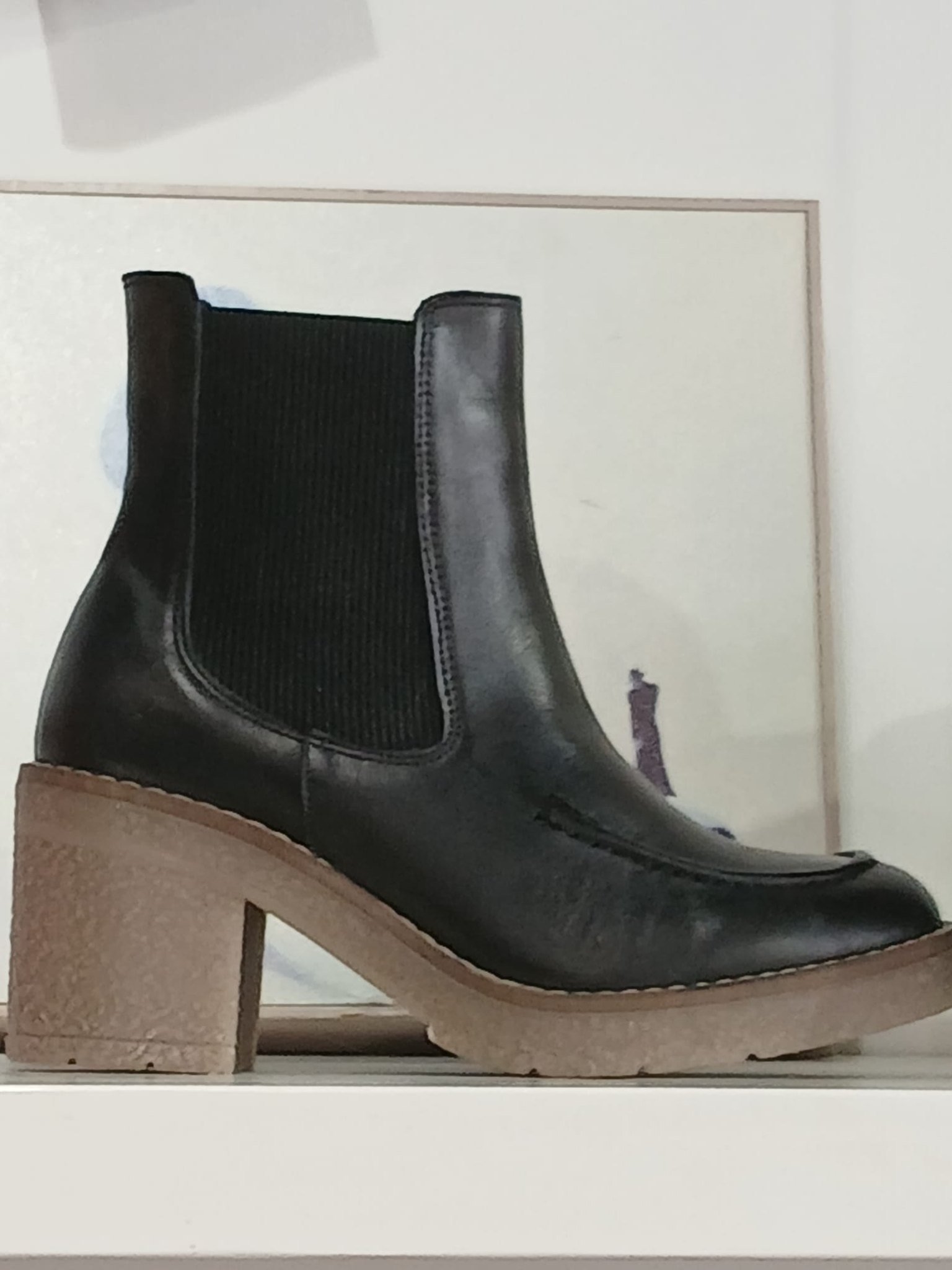 Etival Noir Coco Abricot, chelsea en cuir lisse noir sur talon crêpe